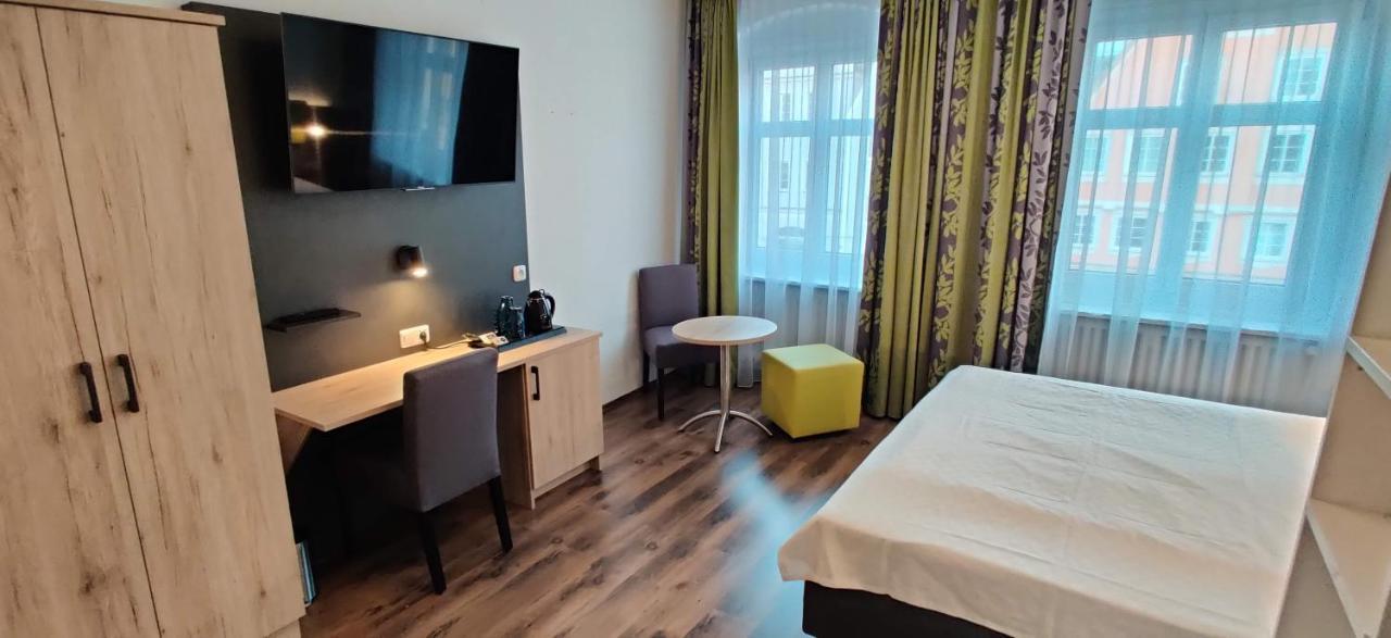 Hotel Goldene Traube Günzburg Eksteriør billede