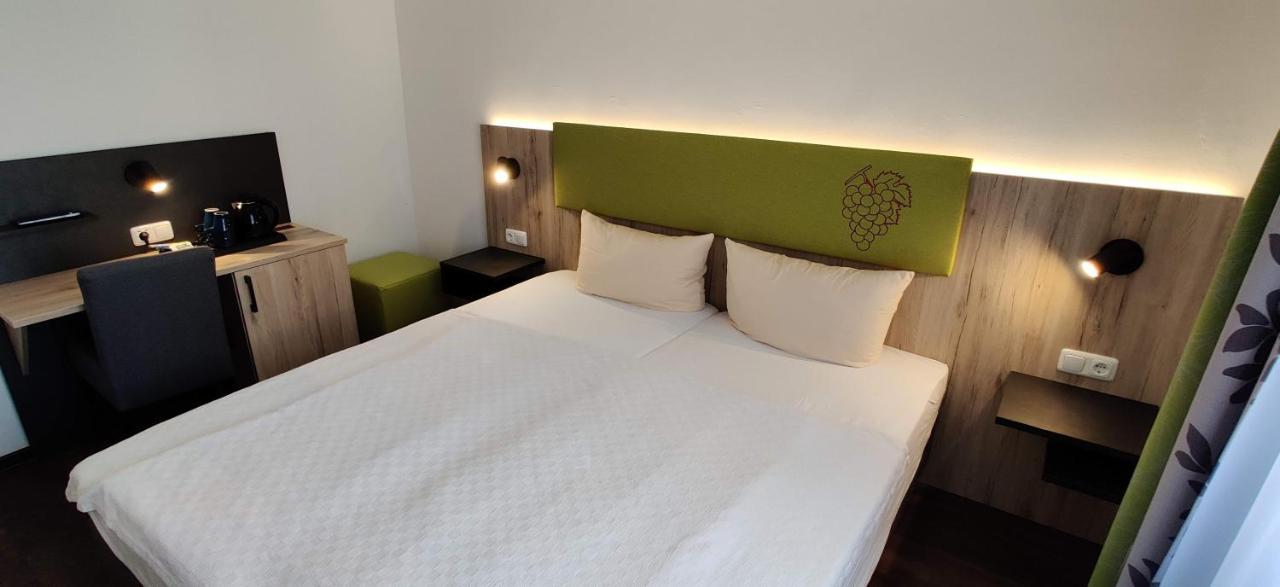 Hotel Goldene Traube Günzburg Eksteriør billede